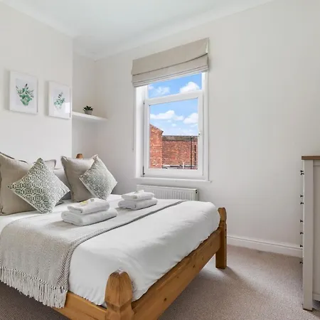 5 Nelson Street Stylish 2-bed Near The Centre - Pass The Keys *