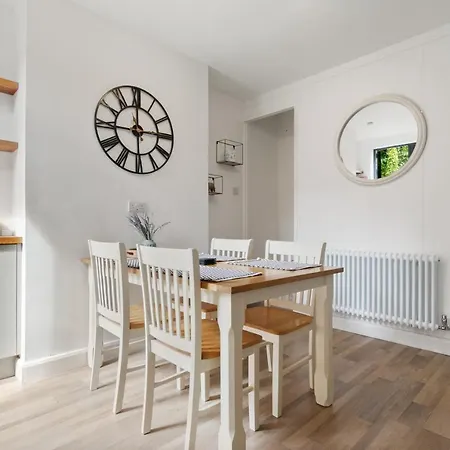 5 Nelson Street Stylish 2-bed Near The Centre - Pass The Keys Casa de Férias York