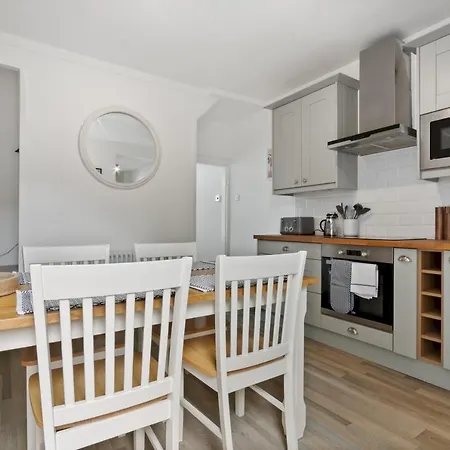 5 Nelson Street Stylish 2-bed Near The Centre - Pass The Keys Casa de Férias