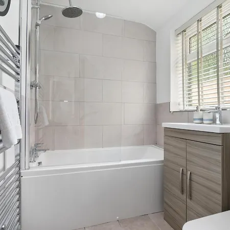 Casa de Férias 5 Nelson Street Stylish 2-bed Near The Centre - Pass The Keys