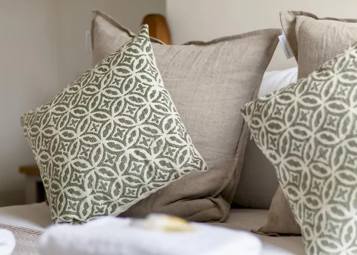 5 Nelson Street Stylish 2-bed Near The Centre - Pass The Keys *