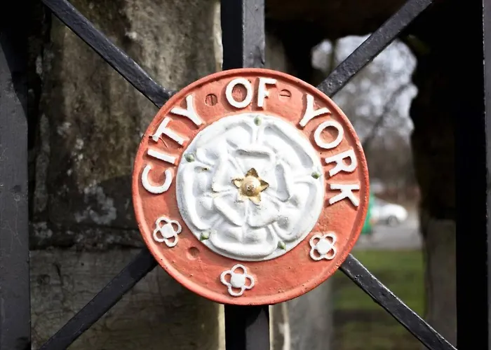 5 Nelson Street Stylish 2-bed Near The Centre - Pass The Keys Casa vacanze York