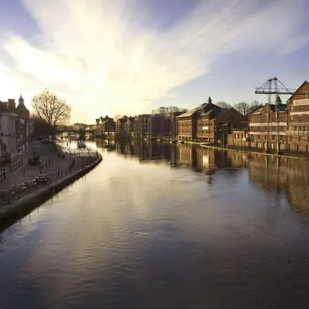 5 Nelson Street Stylish 2-bed Near The Centre - Pass The Keys * York